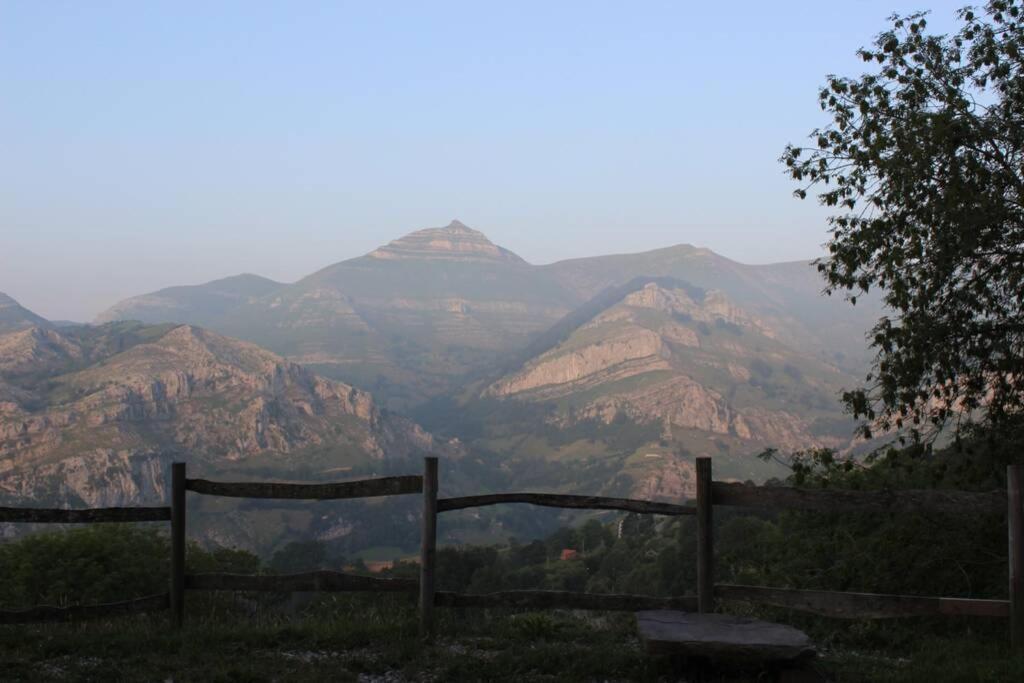 Los Pradones San Roque de Ríomiera 外观 照片
