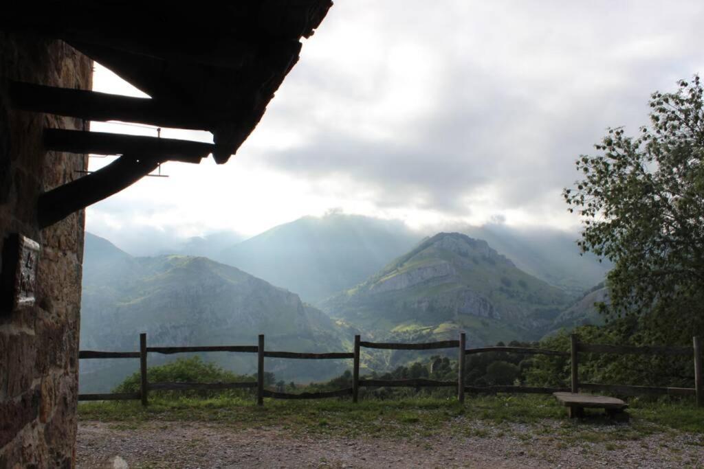 Los Pradones San Roque de Ríomiera 外观 照片